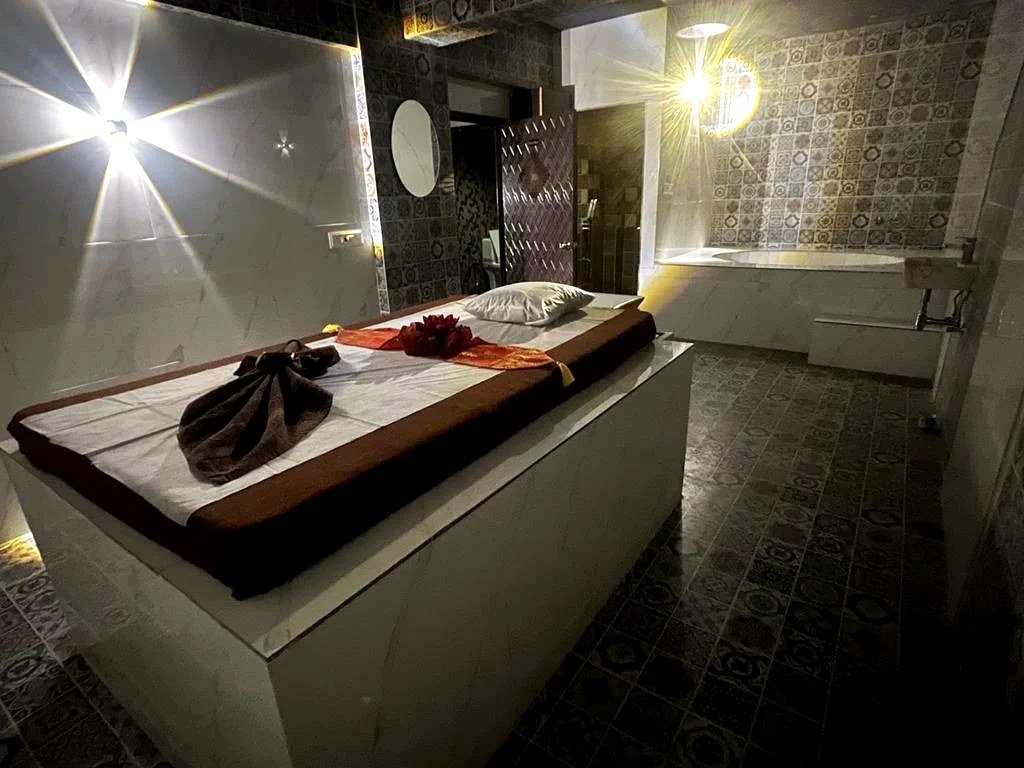 Natural Body Spa interior and treatment room in Vashi, Navi Mumbai